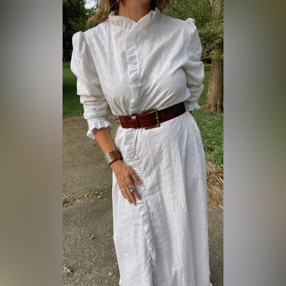 SOLD Vintage 60s white cotton eyelet - Picture 6 of 9